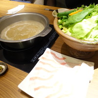イベリコ屋 北新地店 - たっぷり野菜とイベリコ豚のしゃぶしゃぶランチ　1,000円