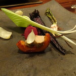 坐忘林 - 紫人参万年ふき、しそ佃煮、人参金平、甘酢漬け、雪玉百合根、チーズ咐込み、有機春京大根、雅南瓜と舞茸味噌