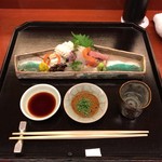 日本橋ゆかり - 真ん中の納豆タレが美味しい