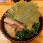 横浜家系ラーメン ぶっちぎり家 - 海苔ラーメン