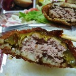 肉のマルタケ - 中身の肉もギッシリ！