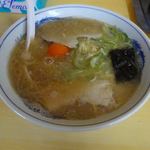 Chuuouken - 卵入りラーメン650円