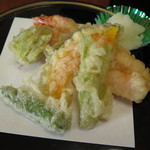 Yaohiko Honten - 海老と季節野菜の天ぷら