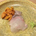 うを徳 - 明石 平目 + 函館 雲丹（アップ）