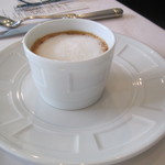 グランシェール 葉山庵 - フォアグラの茶碗蒸しトリュフとボルト酒のソース　白トリュフ香るカプチーノ仕立て