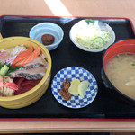 ぎょれん丸 - 海鮮丼1080円