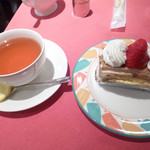 ミニム・ド・パリ - 紅茶とケーキ