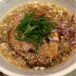 サカノウエ ユニーク - 器もオシャレでラーメンぽくない。