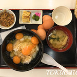 九十九里ファーム たまご屋さんコッコ - 2017年（平成29年）３月　たまご5個を入れた状態
