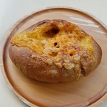 bonte - 「明太子チーズのライ麦パン」200円