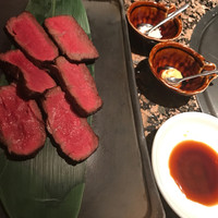 うしごろ 貫 恵比寿本店 - 肉塊 貫ステーキ 1,500円/100g(切り分け後)