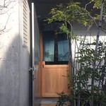 ゲンロ＆カフェ - 玄廬の入口