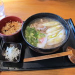 手打ち釜あげうどん 禅 - 鴨南うどん（900円）+炊き込みご飯（100円）