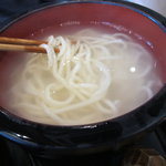 手打ち釜あげうどん 禅 - 釜揚げうどんのアップ