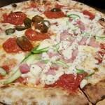 ESOLA - ハーフ&ハーフピザ