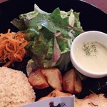 トリヤサイ - プレートランチ