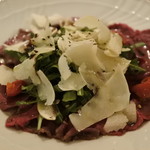 オステリアラブラ - 料理写真:牛肉のカルパッチョ＠2,400