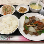 鴻華園 - 青椒肉絲