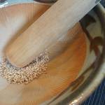 越前手打ちそば  そばーず2nd - ゴマだれそばのゴマすり