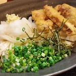 うどん処 おはな - うどん処 おはな　かしわ天ぶっかけうどん冷720円