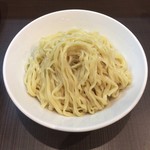 麺屋りゅう - チーズつけめんの麺 特盛（平打ち）