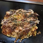 Okonomiyaki Yukiyoshi - 肉玉お好み焼き  680円    トッピング  餅  100円