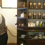 いなだ珈琲舎 - コーヒーをいれるマスターK
      コーヒーへの思いを熱く語ってくれました