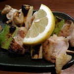 スタンド三国 - ネギマ160円×2本　2017年3月