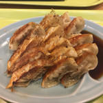 北京餃子 - 2017年3月。餃子定食580円の餃子（15個）。