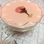 ル・パティシエ ヨコヤマ 谷津店 - さくら杏仁　370円