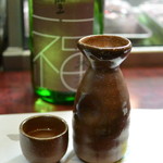 炭焼うなぎ ひつまぶし藤城 - 豊橋の酒蔵「福井酒造」さんの純米酒（福）をぬる燗で頂きます