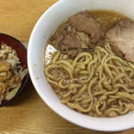 ラーメン二郎 - ラーメン 700円　麺半分・全部ちょっとで
