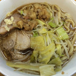ラーメン二郎 - ラーメン 700円　麺半分・全部ちょっとで