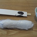 うなぎ亭 友栄 - テーブルメイク。