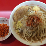 千里眼 - ラーメン麺半分 ヤサイ少な目 ニンニク・ショウガ・カラアゲ別皿で 730円