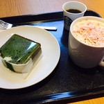 Sutabakkusukohi - さくらブロッサムクリームラテと抹茶ケーキ 試飲はスリー リージョンブレンド