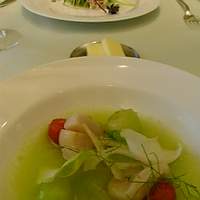 キハチ 名古屋JRセントラルタワーズ店 - スズキと香味野菜　/　メロンとホタテ　　のサラダ