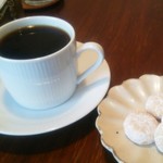 カザーナ・コーヒー - ドリップ（ガテマラ(Guatemala)）＆パティスリーケイ塩サブレ