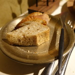 イレテテュヌフワ - 2017.03 バゲットラビットのパンが食べ放題：笑