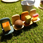 イレテテュヌフワ - 2017.03 椅子には小菓子、、食べ放題：爆！