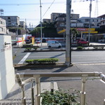 日本料理 TOBIUME - 出入口からの表の通り