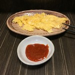 新世界 - 玉子焼き￥220 チリソースもらいました。