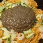 じゃじゃ麺と酒の肴 喜作 - 赤じゃじゃ麺（特大・アップ）