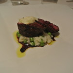 リストランテ カノフィーロ - 道産肥育ホルスタインミスジ肉のグリーリア　グリーンピースのリゾットとモンドール