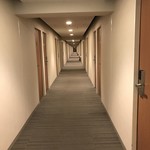 Prince Hotel Shinagawa - 【2017年02月】イーストタワーの廊下、ワタシの部屋はエレベーターから超離れてて、100ｍ走ができそうな廊下です('ω')。