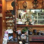 いちょうの木 - 店内のテーブル席の風景です