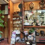 いちょうの木 - 店内のテーブル席の風景です