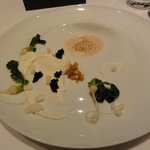 フロリレージュ - ③野菜の前菜：いろんな形状のカブ＋ロシア産キャビア＋白子ソース