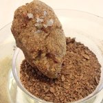 ラ・リューン - メニューＡ 2625円 の牛蒡パウダーの紅あずまを使った甘いお芋　乾燥させたお芋のパウダー添え