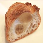 ラ・リューン - メニューＡ 2625円 のパン